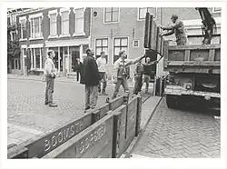 Vloedplanken plaatsen in Dordrecht