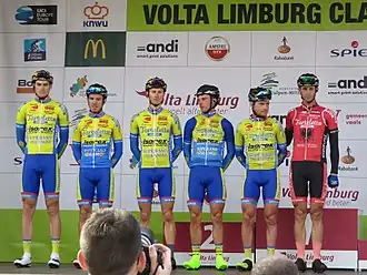 De ploeg tijdens de teampresentatie van de Volta Limburg Classic 2018.