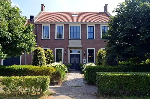 Voorgebouw van de Elster Kwekers Veiling (EKV) uit 1925