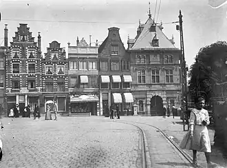 Damstraat ter hoogte van nummer 23 in 1920