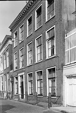 Het zusterhuis, Ossekop 11, in 1963.