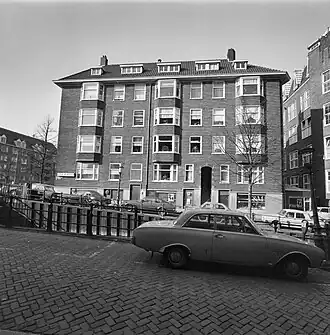 De gevel aan de Passeerdersgracht