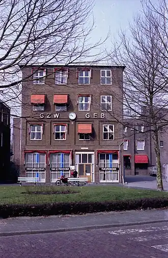 Voormalig GZW gebouw met de klok Westzijde