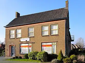 Het voormalige Groene Kruisgebouw in de Tweede Exloërmond (anno 2012)