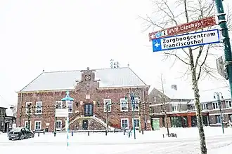 Voormalig gemeentehuis van Lieshout in de sneeuw