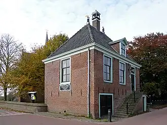 Het raadhuis van de voormalige gemeente Schellinkhout anno 2012