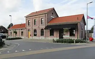 Gerestaureerde stationsgebouw in 2022.