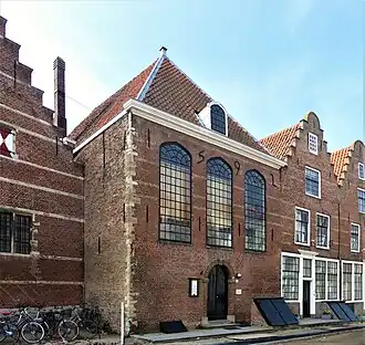 Het voormalige kergebouw in 2011