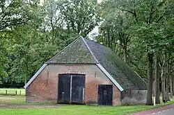 Wolfsdak op een schuur in Voorst