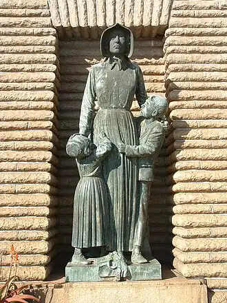 Het monument is opgedragen aan de Voortrekkers.