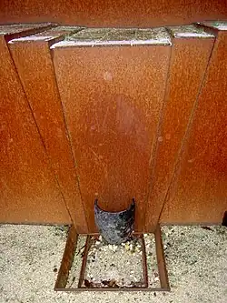 Kunstzinnige weergave van een aardewerken pot in het Vorstengraf