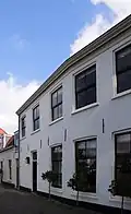 Witgepleisterd huis