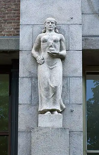 Vrouw met vlam, Rhijnspoorplein, Amsterdam-Oost