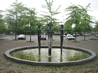 Beeldengroep/fontein Vrouwen van de bron