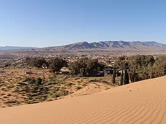 Zicht op Aïn Sefra, een plaats gelegen in de Sahara-Atlas