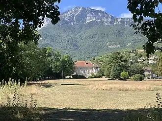 Parc François-Mitterrand met gemeentehuis