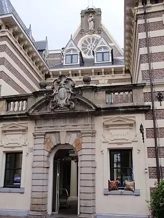 Het Huis van Schagen in 2010Neogotiek