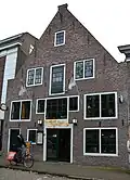 Pakhuis met puntgevel
