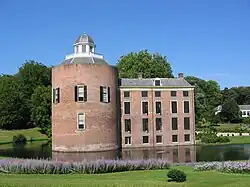 Kasteel Rosendael bezit GL&K sinds 1977