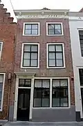 Huis met rechte gevel