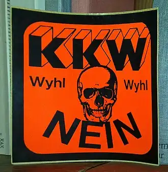 Proteststicker tegen de bouw van deze kerncentrale