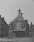 De waag vlak voor de afbraak (foto: Friedrich Julius von Kolkow)