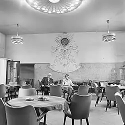 Wachtkamer; november 1973, kort voor de sloop.