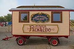 Circuswagen Commediantentheater van Circus Ronaldo
