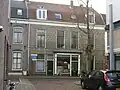 Woonhuis met winkel