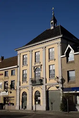 Voormalig gemeentehuis van Wakken