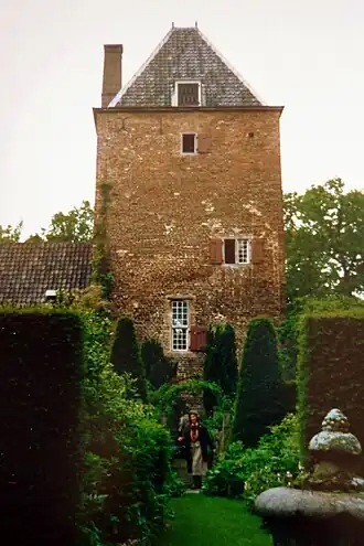 Toren uit de 14de eeuw, hoogte 14,80m Foto 1987