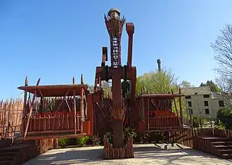 Kondaala, vormgegeven in een exotisch thema