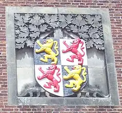 Wapen van Waalwijk op het gemeentehuis