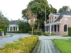 Fraaie panden aan de bocht in de Baron van Asbeckweg