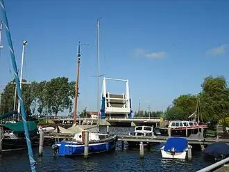 Haven en brug van Warns