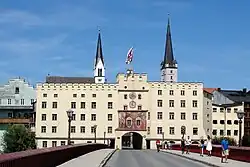 Brucktor (brugpoort) met brug over de Inn
