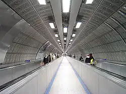 De loopband tussen de Jubilee Line en de Bakerloo en Northern Line