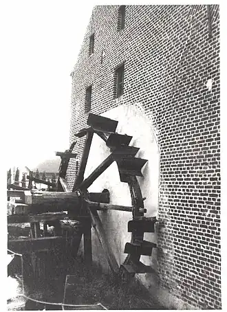 De Langerenmolen, nog met rad (1983)