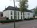 Rij woonhuizen i.o.v. fabrikant W.J.H. Prinzen