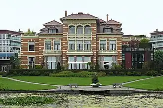 De villa gezien vanaf de Korte Stammerdijk (2021)