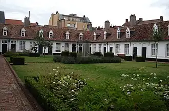 Weeuwhof, huizen van caritatieve stichting