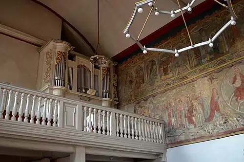 Orgel (deels uit 1670 en galerij uit dezelfde periode)