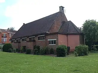 achterzijde Sint-Engelbertuskerk in Wemmel