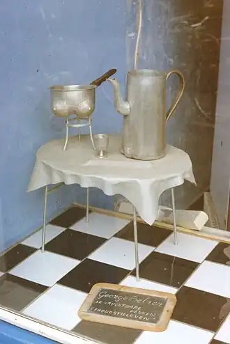 Werk van George Belzer in een etalage in Rotterdam, 1997