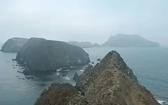 Rotsachtige kaap op Anacapa Island