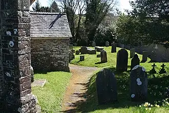 Kerkhof bij de dorpskerk van West Anstey