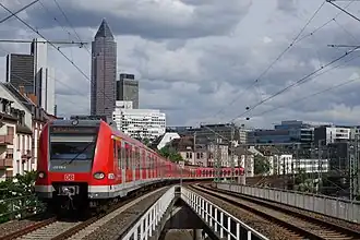 S-Bahn-trein van serie 423 bij station Frankfurt-West