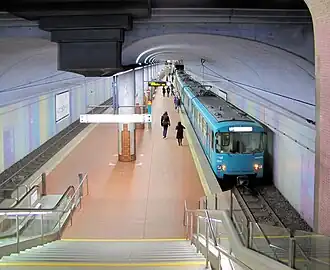 Een metrotrein in het station