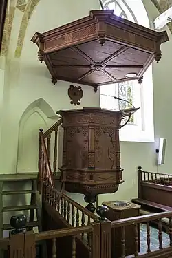 Preekstoel met klankbord