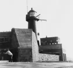 Noorderhoofd tussen twee bunkers als deel van de Atlantikwall (1943)